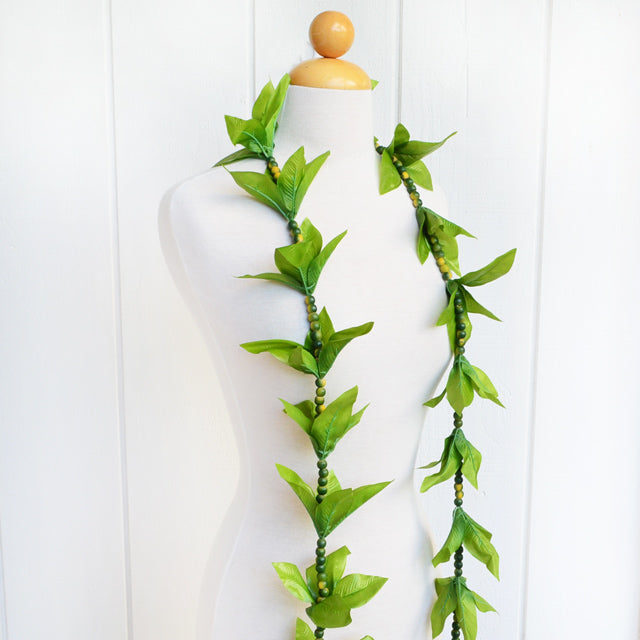 hawaiian hanging plants Hawaiian Hula Supplies Flower Lei (Long) [Mokihana wiht Maile /OpenLong]