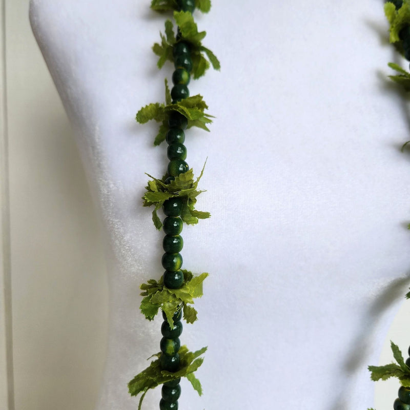 Hawaiian Hula Supplies Flower Lei (Long) [Mokihana Green with Fern/Long]