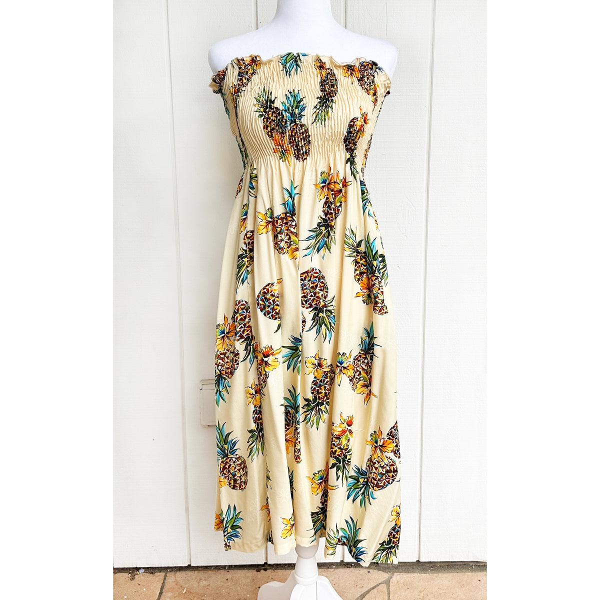 Hawaiian Muumuu Tunic Dress Semi-Long [Golden Pineapple]