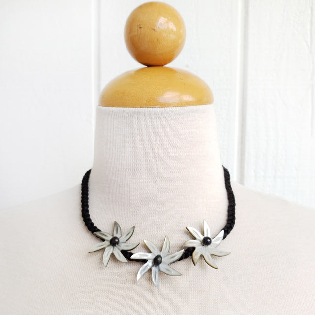 Hawaiian Hula Supplies Shell Necklace [Small Tiare/Triple]