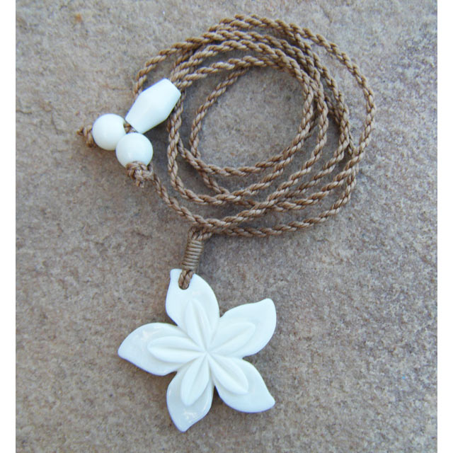 Hawaiian Jewelry Bone Necklace [Plumeria]