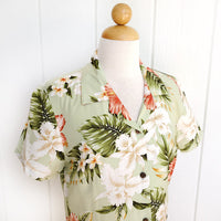 Hawaiian Ladies Aloha Shirt Fit [White Orchid Hibiscus]