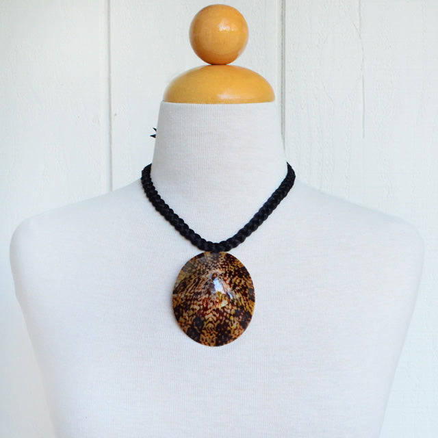 Hawaiian Hula Supplies Shell Necklace [Opihi Shell]