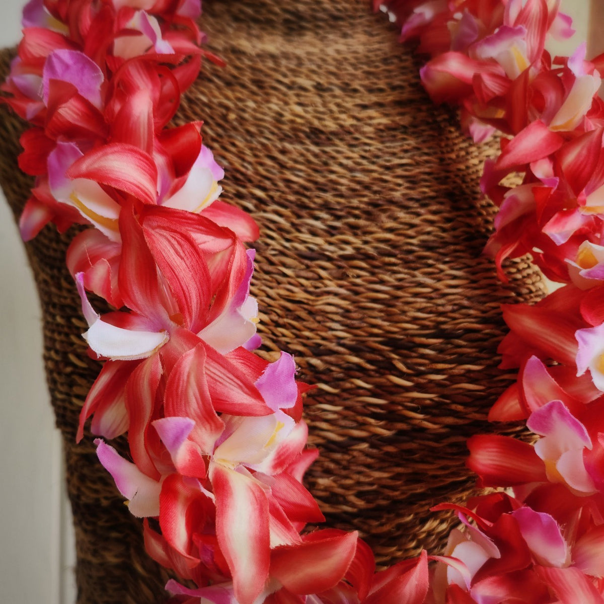 Hawaiian Hula Supplies Flower Lei [Vanda Orchid/Double]